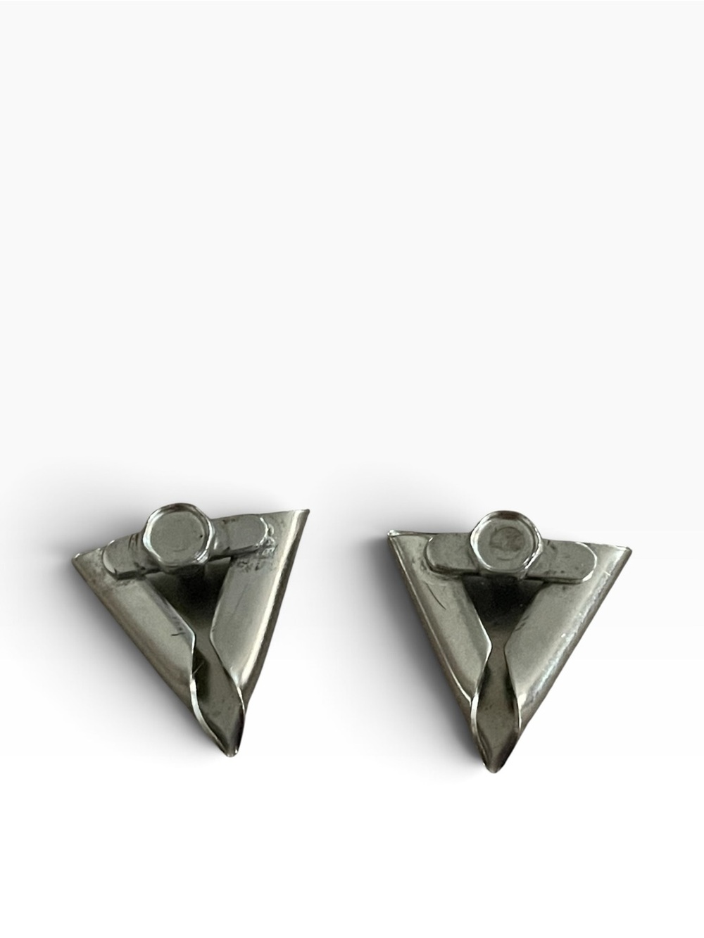 Hand-Engraved Triangle Silver Button - Picture 3 of 8